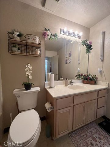 924 Dosangh Court, Livingston, CA 95334