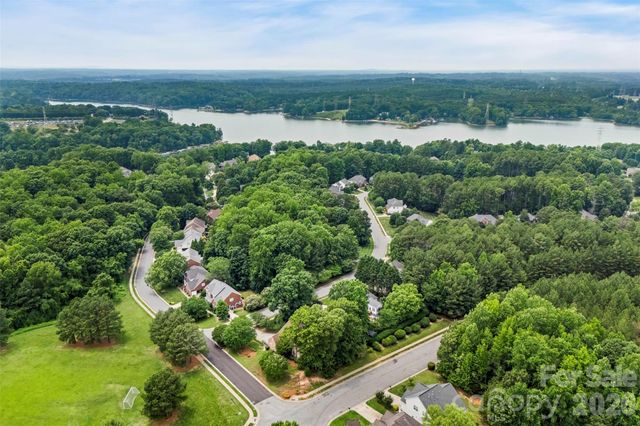 1845 Mountain Trail Drive, Charlotte, NC 28214