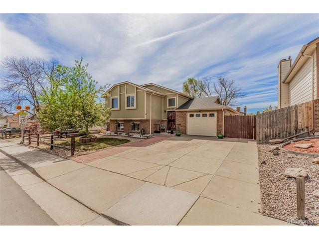 6328 W 69th Ave, Arvada, CO 80003