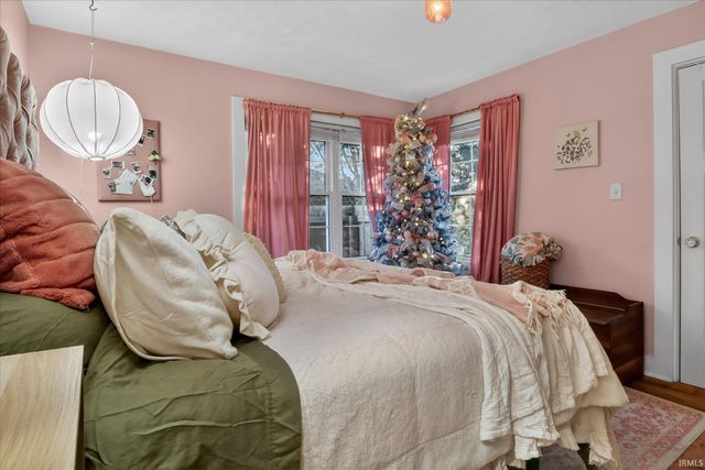 206 N Coquillard Drive, South Bend, IN 46617