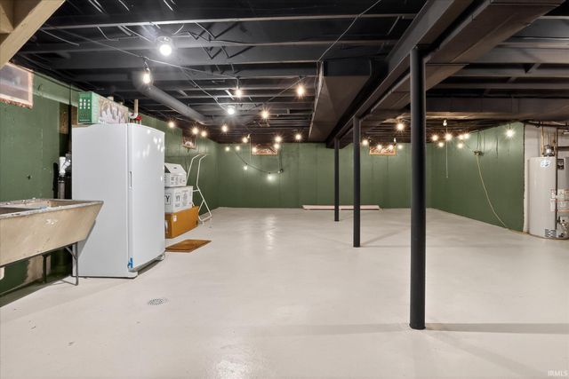 206 N Coquillard Drive, South Bend, IN 46617