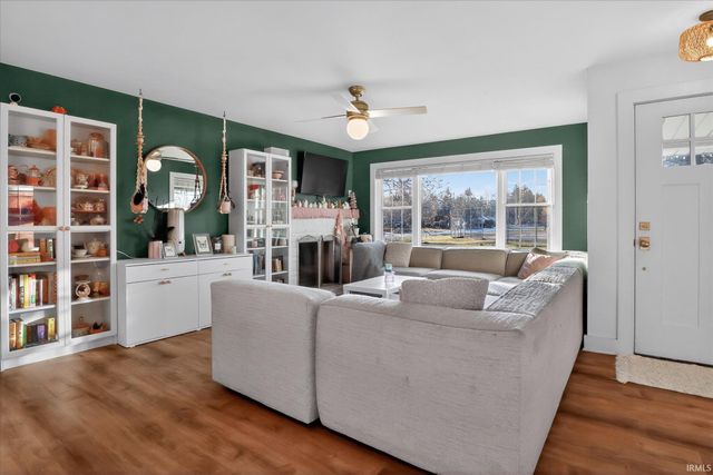 206 N Coquillard Drive, South Bend, IN 46617