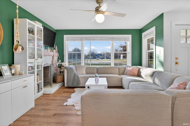 206 N Coquillard Drive, South Bend, IN 46617