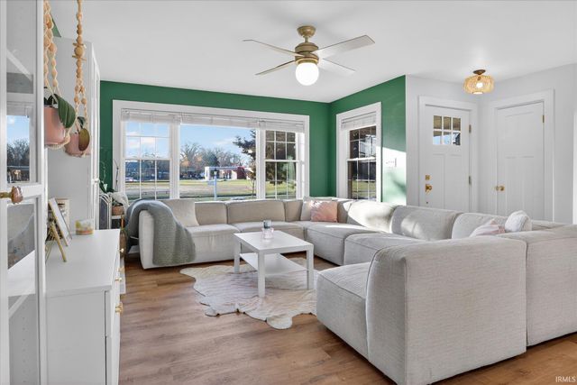 206 N Coquillard Drive, South Bend, IN 46617