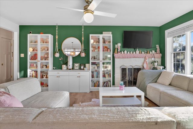 206 N Coquillard Drive, South Bend, IN 46617