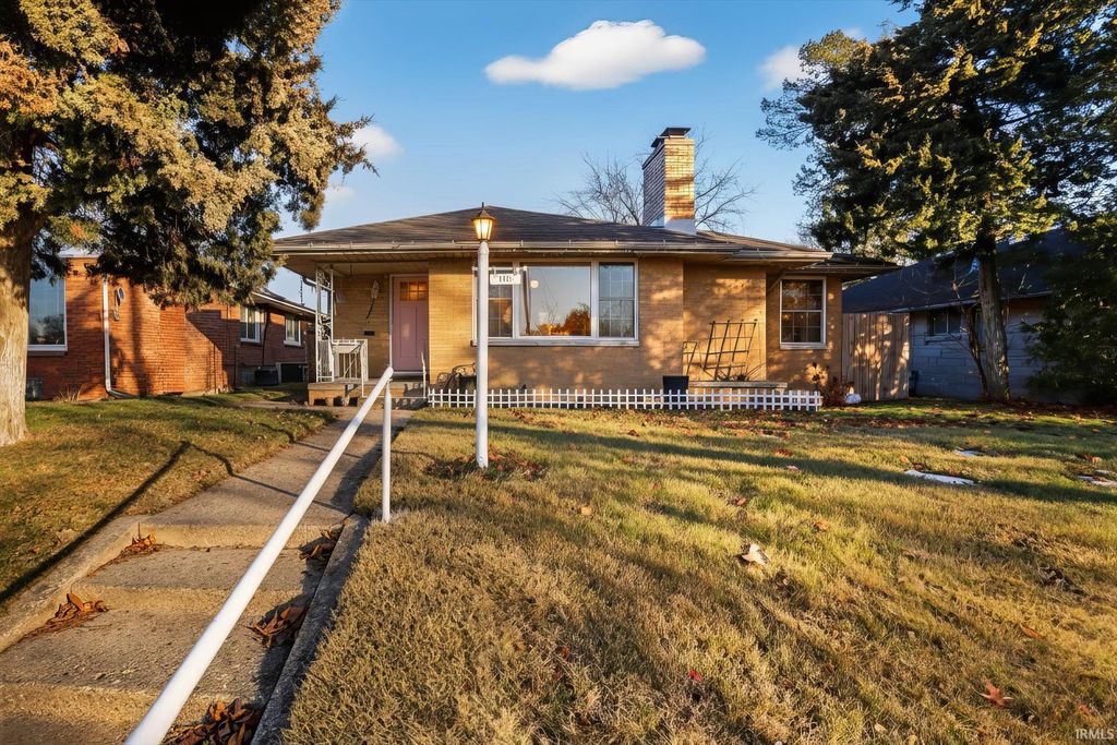 206 N Coquillard Drive, South Bend, IN 46617