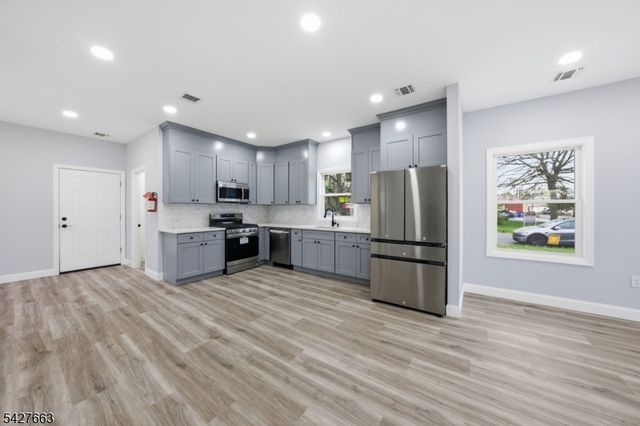 949 Edwin St, North Brunswick Twp., NJ 08902