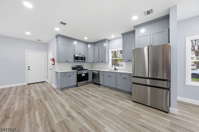 949 Edwin St, North Brunswick Twp., NJ 08902