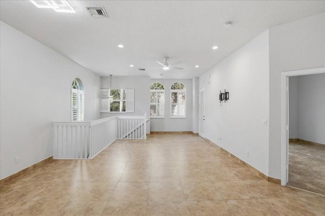 4851 Bonsai Circle 215, Palm Beach Gardens, FL 33418