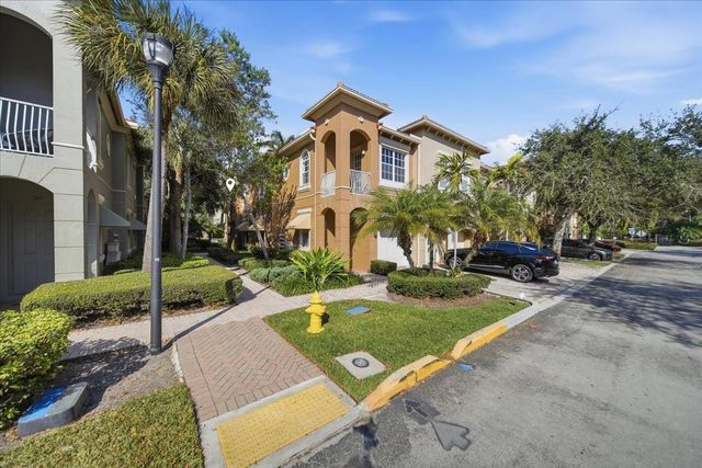 4851 Bonsai Circle 215, Palm Beach Gardens, FL 33418