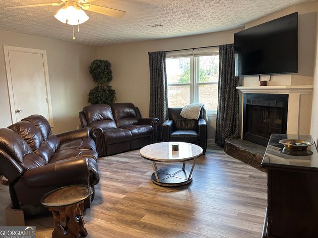 6 Oakmount Drive, Newnan, GA 30263