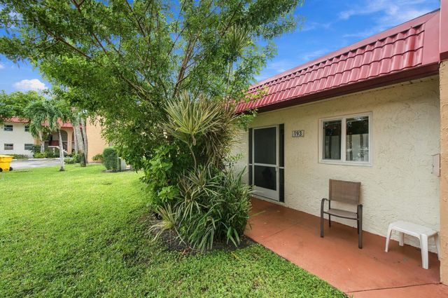 193 Lake Evelyn Drive, West Palm Beach, FL 33411
