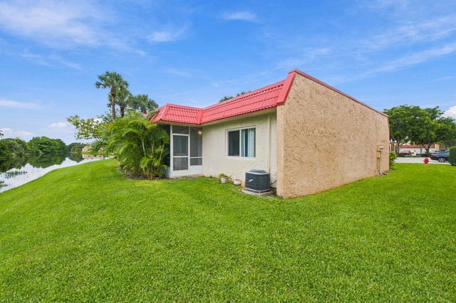 193 Lake Evelyn Drive, West Palm Beach, FL 33411