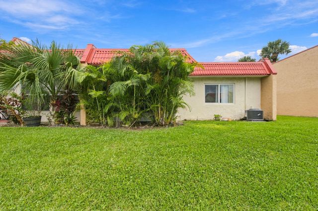 193 Lake Evelyn Drive, West Palm Beach, FL 33411