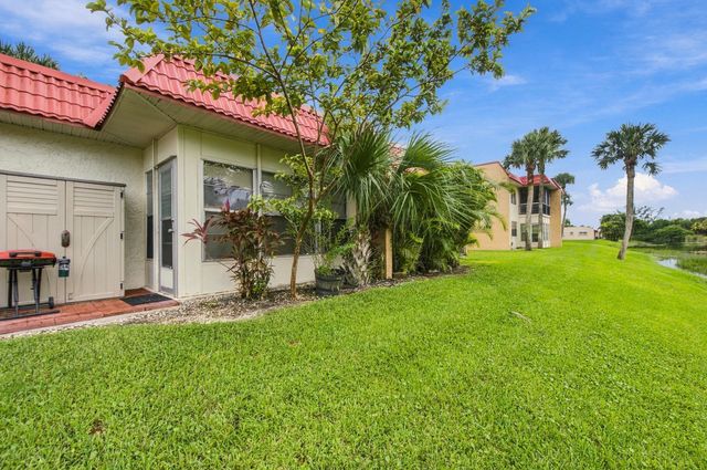 193 Lake Evelyn Drive, West Palm Beach, FL 33411