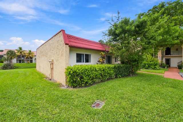 193 Lake Evelyn Drive, West Palm Beach, FL 33411