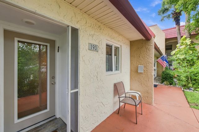 193 Lake Evelyn Drive, West Palm Beach, FL 33411