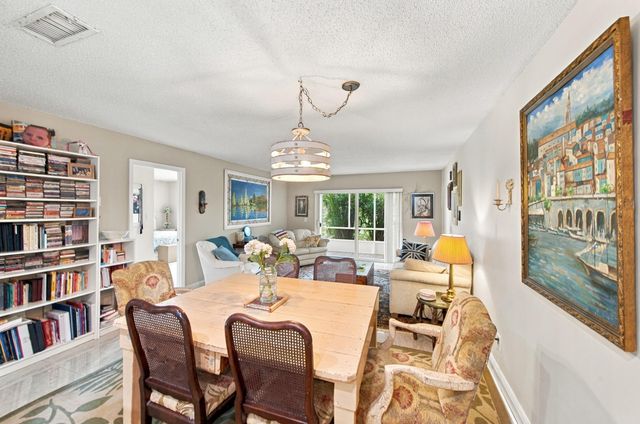 193 Lake Evelyn Drive, West Palm Beach, FL 33411