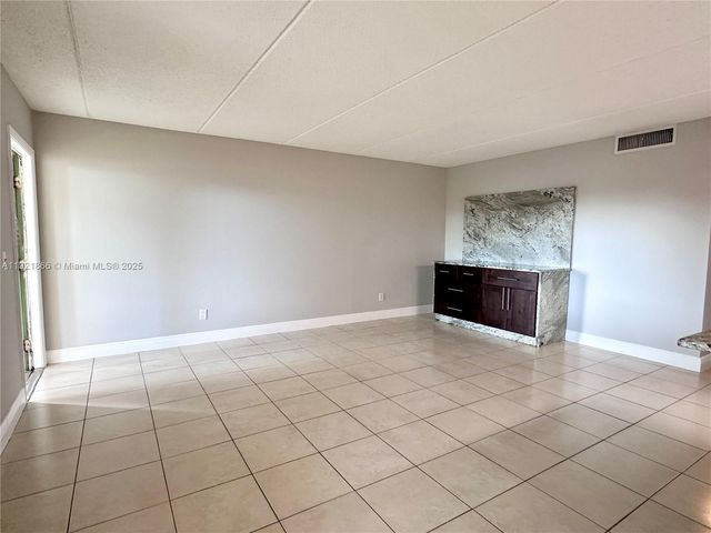 105 Meadows Cir 105, Boynton Beach, FL 33436