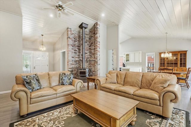 20689 Chaparral Cir, Penn Valley, CA 95946