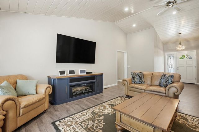 20689 Chaparral Cir, Penn Valley, CA 95946