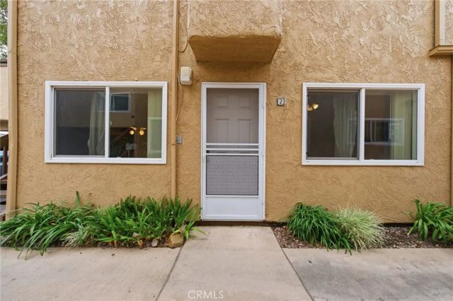 206 Portland Avenue, Huntington Beach, CA 92648
