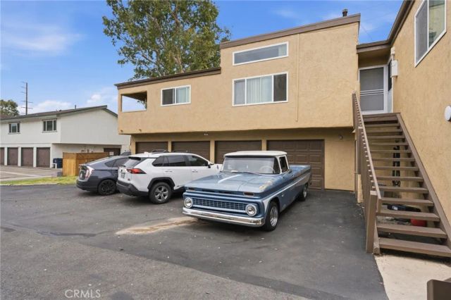 206 Portland Avenue, Huntington Beach, CA 92648