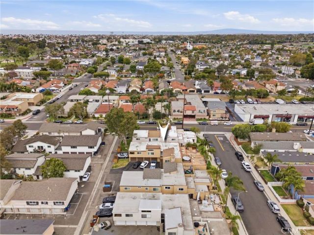 206 Portland Avenue, Huntington Beach, CA 92648