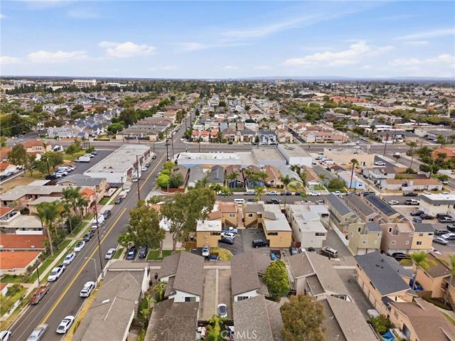 206 Portland Avenue, Huntington Beach, CA 92648