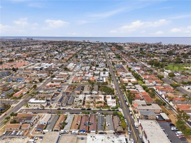 206 Portland Avenue, Huntington Beach, CA 92648