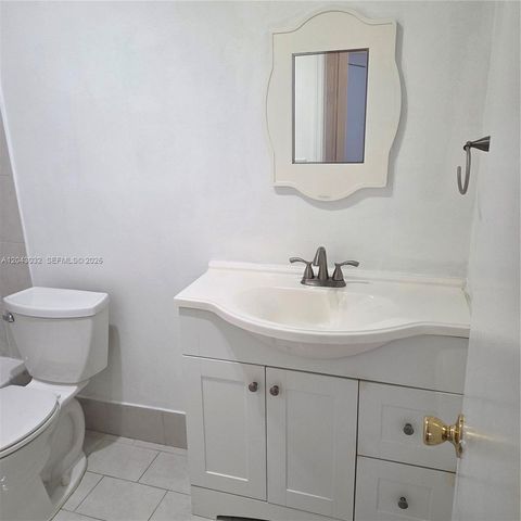 8905 NW 28th Dr B, Coral Springs, FL 33065