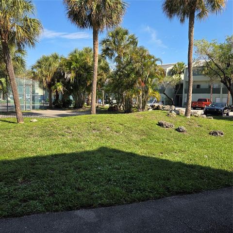 8905 NW 28th Dr B, Coral Springs, FL 33065