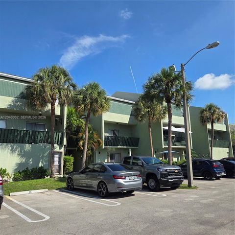 8905 NW 28th Dr B, Coral Springs, FL 33065