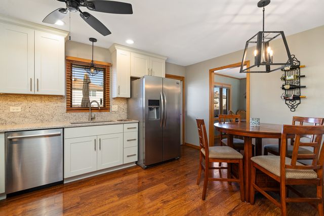 8118 Tudor Lane, Tinley Park, IL 60477