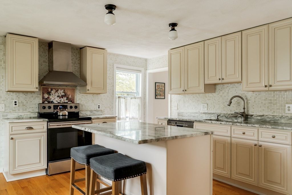 12 Butler St, Medford, MA 02155