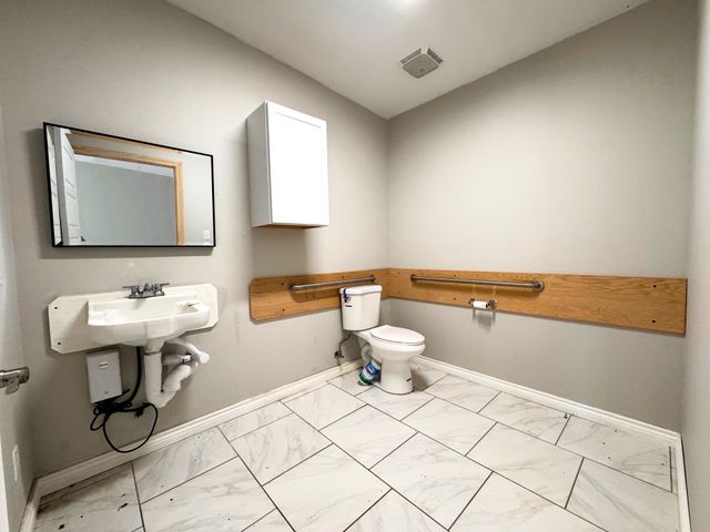 1721 N Edwards Ave., Mt Pleasant, TX 75455