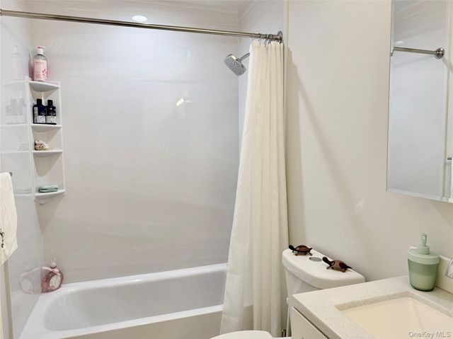 19 Flower Lane, Valley Cottage, NY 10989