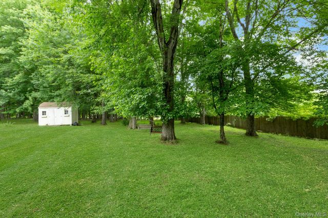 19 Flower Lane, Valley Cottage, NY 10989
