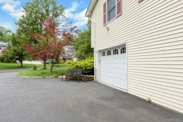 19 Flower Lane, Valley Cottage, NY 10989