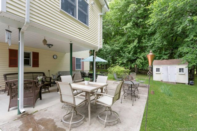 19 Flower Lane, Valley Cottage, NY 10989