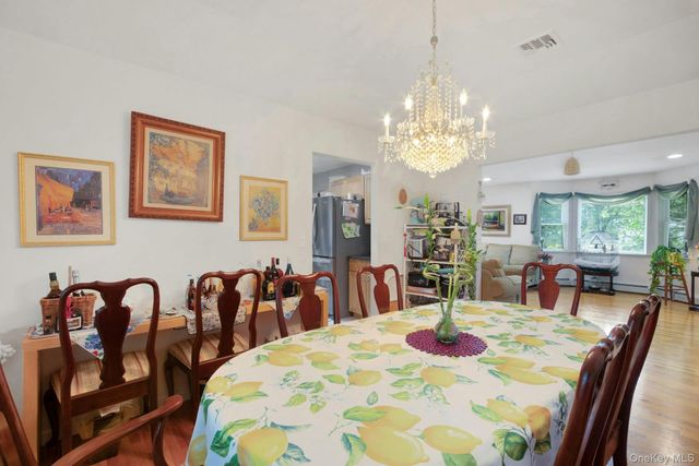 19 Flower Lane, Valley Cottage, NY 10989