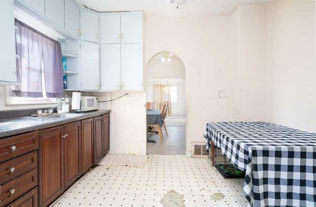 1900 N Center Street, Crest Hill, IL 60403