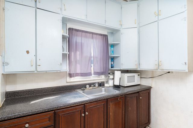 1900 N Center Street, Crest Hill, IL 60403