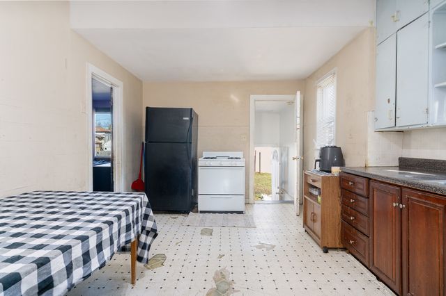 1900 N Center Street, Crest Hill, IL 60403