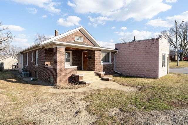 1900 N Center Street, Crest Hill, IL 60403