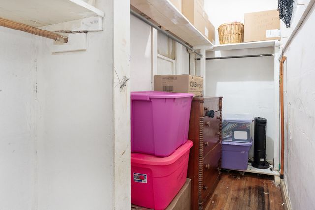 1900 N Center Street, Crest Hill, IL 60403