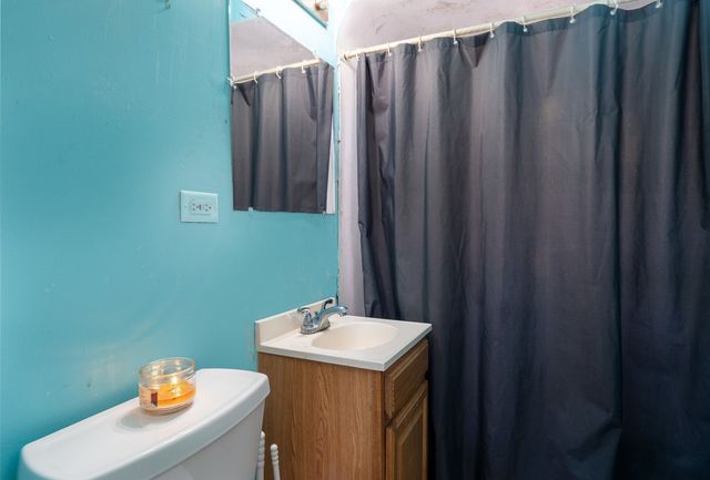 1900 N Center Street, Crest Hill, IL 60403