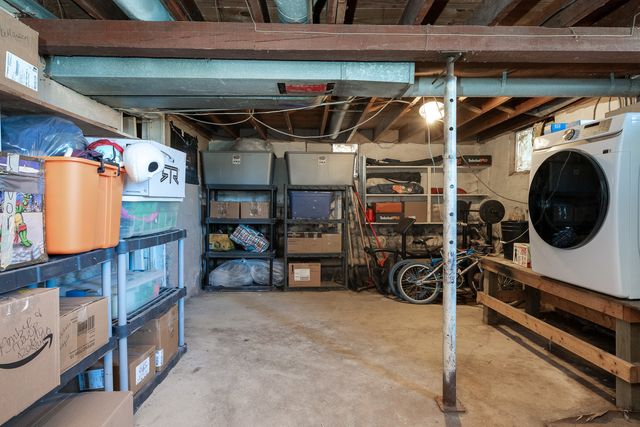 1900 N Center Street, Crest Hill, IL 60403