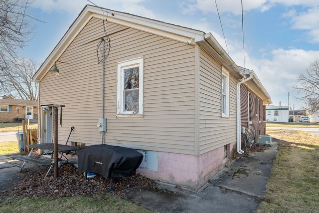 1900 N Center Street, Crest Hill, IL 60403