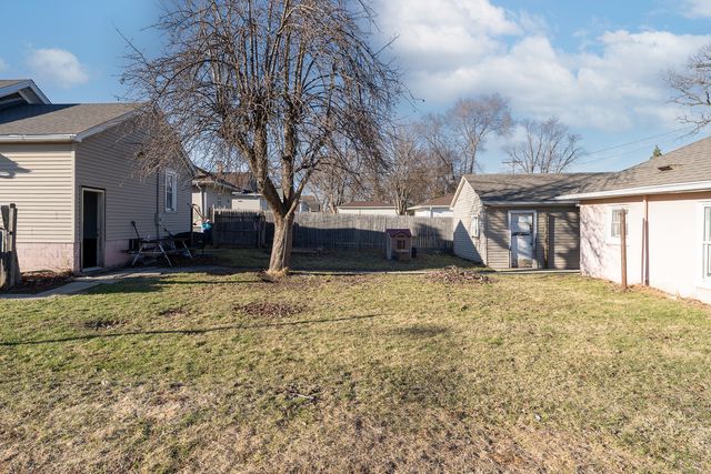 1900 N Center Street, Crest Hill, IL 60403